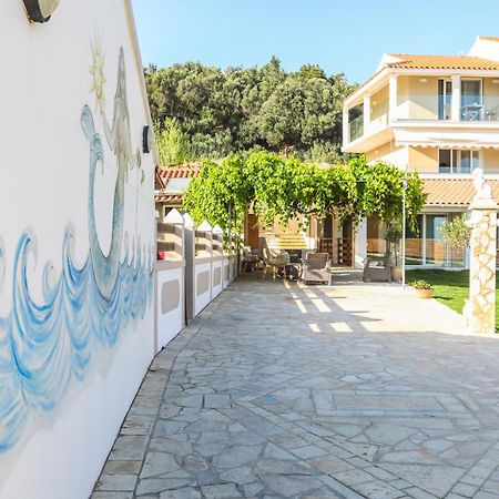 Magdachris Luxury Rooms Agios Georgios Pagon Ngoại thất bức ảnh