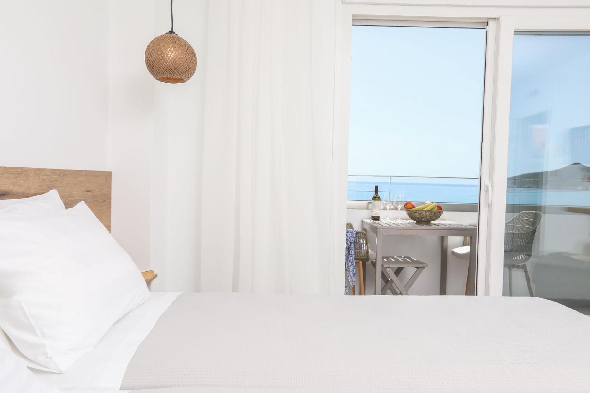 Magdachris Luxury Rooms Agios Georgios Pagon Ngoại thất bức ảnh